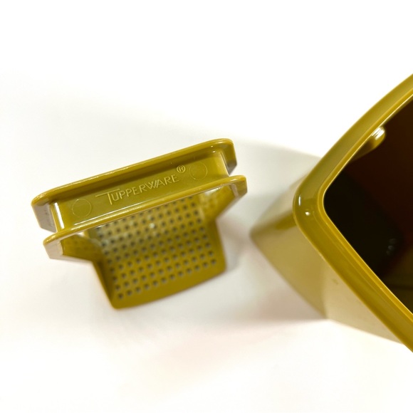 Tupperware Pick-A-Deli 1330-12 Avocado Green Pickle Container Vintage 1970s - Picture 7 of 7